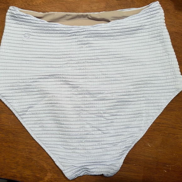 Lululemon smocked high wasted swim bottoms only (size 8) - Picture 3 of 8